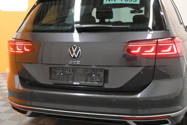 Harmaa Farmari, Volkswagen Passat – VAR-135113