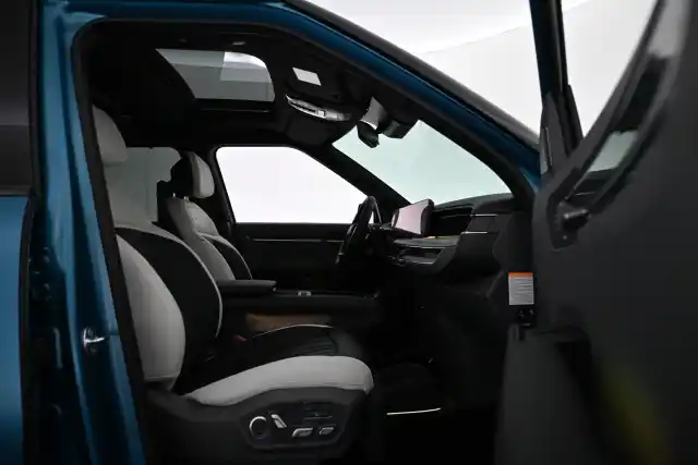 Sininen Maastoauto, Kia EV9 – VAR-13572