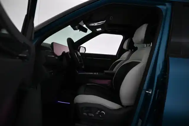 Sininen Maastoauto, Kia EV9 – VAR-13636
