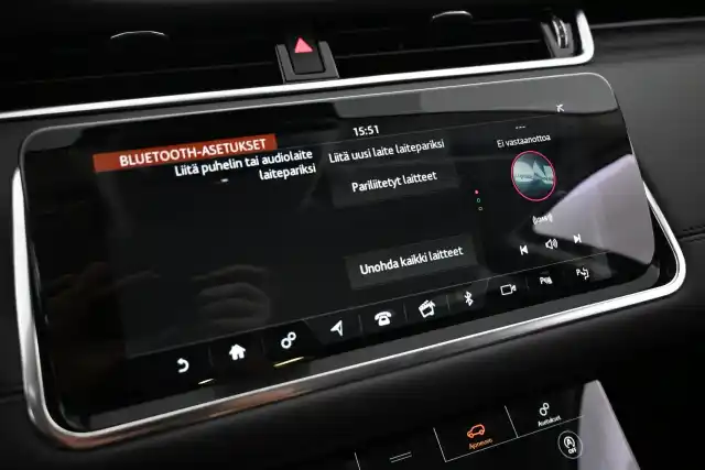 Punainen Maastoauto, Land Rover Range Rover Evoque – VAR-13763