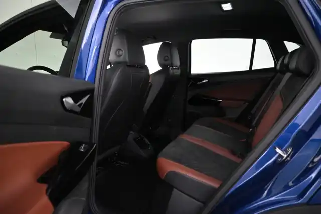 Sininen Maastoauto, Volkswagen ID.4 – VAR-13794