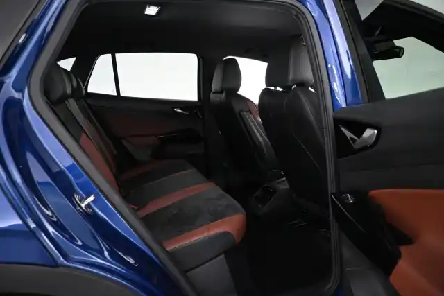Sininen Maastoauto, Volkswagen ID.4 – VAR-13794
