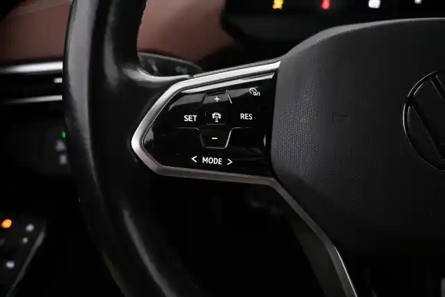 Sininen Maastoauto, Volkswagen ID.4 – VAR-13794