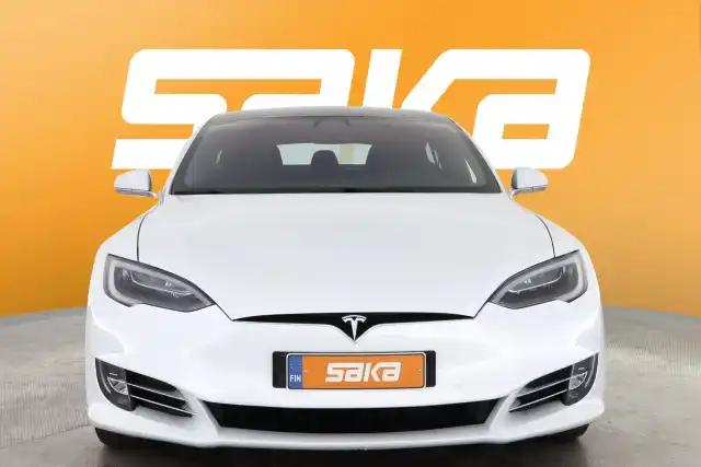 Valkoinen Sedan, Tesla Model S – VAR-13798