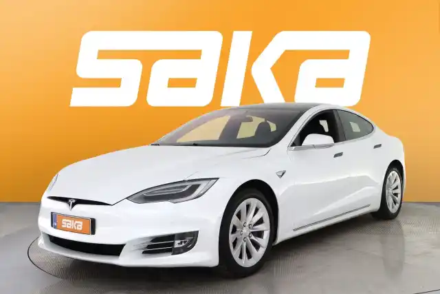 Valkoinen Sedan, Tesla Model S – VAR-13798