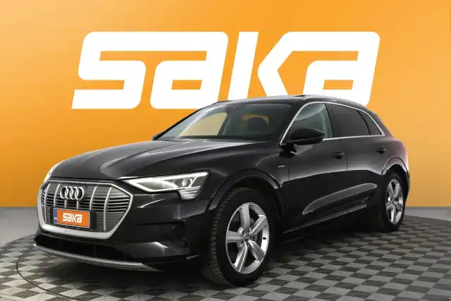 Musta Maastoauto, Audi e-tron – VAR-13883