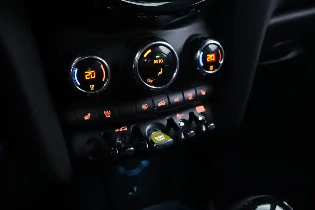 Musta Viistoperä, MINI COOPER – VAR-14107