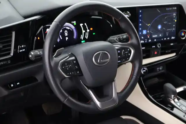 Valkoinen Maastoauto, Lexus NX – VAR-14108