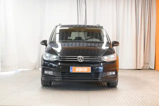 Musta Tila-auto, Volkswagen Touran – VAR-14298