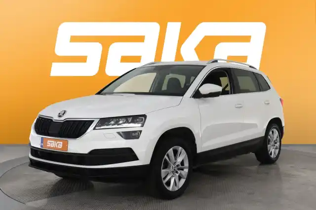 Valkoinen Maastoauto, Skoda Karoq – VAR-14451