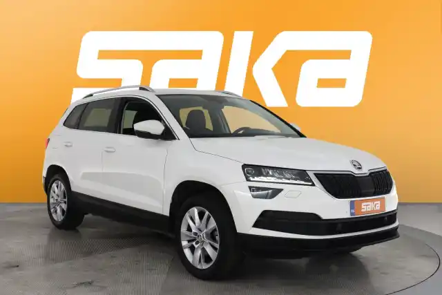 Valkoinen Maastoauto, Skoda Karoq – VAR-14451