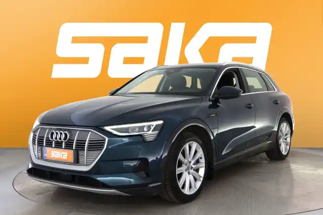 Sininen Maastoauto, Audi e-tron – VAR-14483