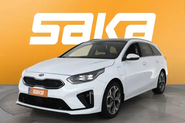 Valkoinen Farmari, Kia Ceed – VAR-14538