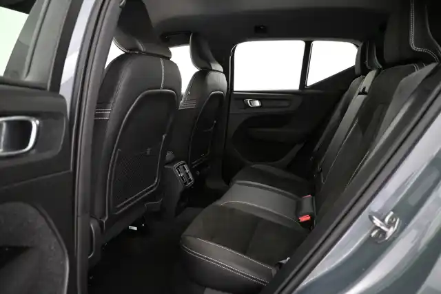 Harmaa Maastoauto, Volvo XC40 – VAR-14591