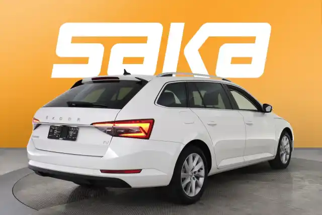 Valkoinen Farmari, Skoda Superb – VAR-14743