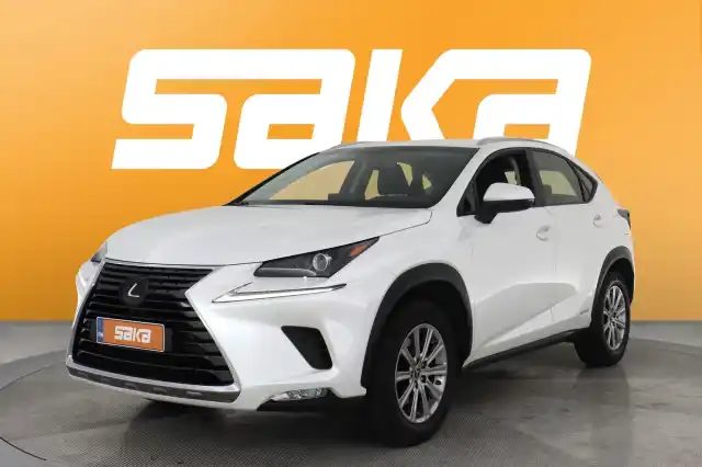 Valkoinen Maastoauto, Lexus NX – VAR-14807