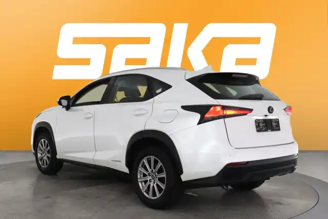 Valkoinen Maastoauto, Lexus NX – VAR-14807