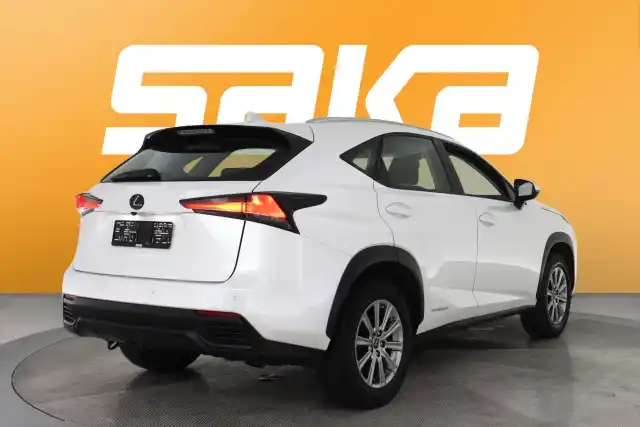 Valkoinen Maastoauto, Lexus NX – VAR-14807