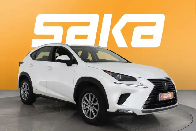 Valkoinen Maastoauto, Lexus NX – VAR-14807