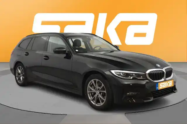 Musta Farmari, BMW 330 – VAR-14811