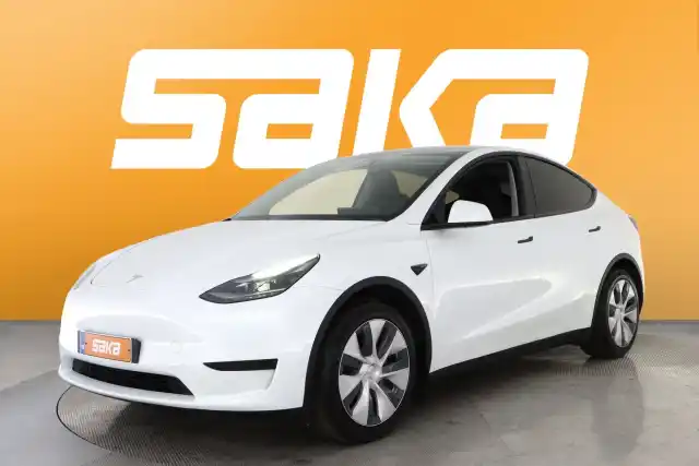 Valkoinen Maastoauto, Tesla Model Y – VAR-14812