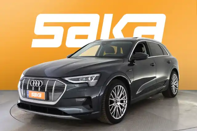 Harmaa Maastoauto, Audi e-tron – VAR-14817