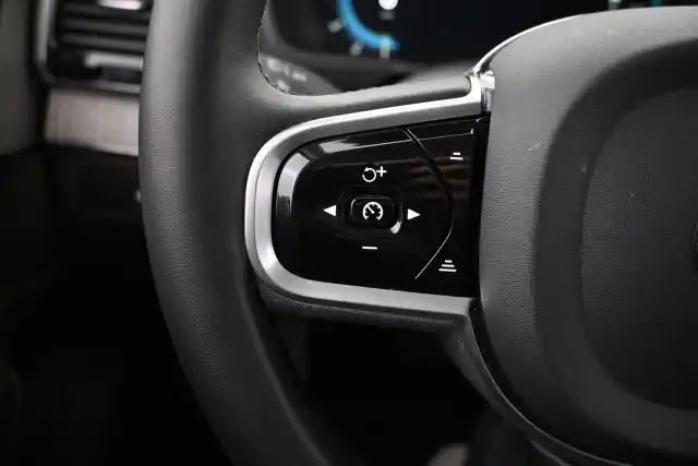 Musta Maastoauto, Volvo XC90 – VAR-15051