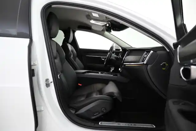 Valkoinen Farmari, Volvo V90 Cross Country – VAR-15099