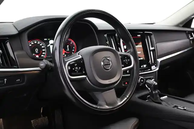 Valkoinen Farmari, Volvo V90 Cross Country – VAR-15099
