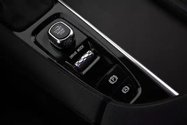 Valkoinen Farmari, Volvo V90 Cross Country – VAR-15099