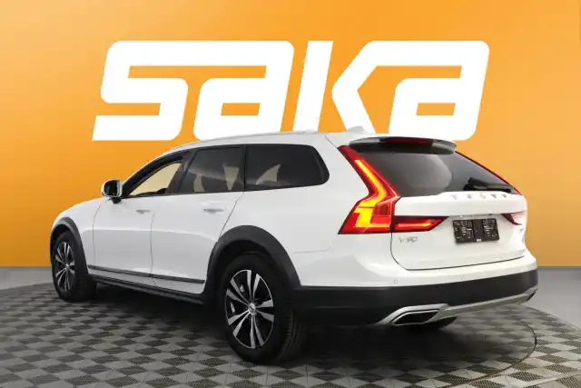 Valkoinen Farmari, Volvo V90 Cross Country – VAR-15099