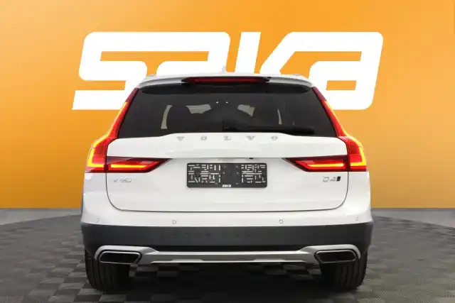 Valkoinen Farmari, Volvo V90 Cross Country – VAR-15099