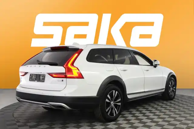Valkoinen Farmari, Volvo V90 Cross Country – VAR-15099