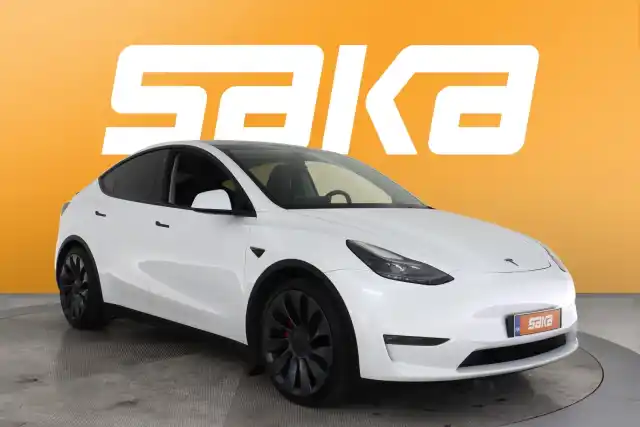 Valkoinen Maastoauto, Tesla Model Y – VAR-15100