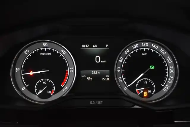 Valkoinen Farmari, Skoda Superb – VAR-15114