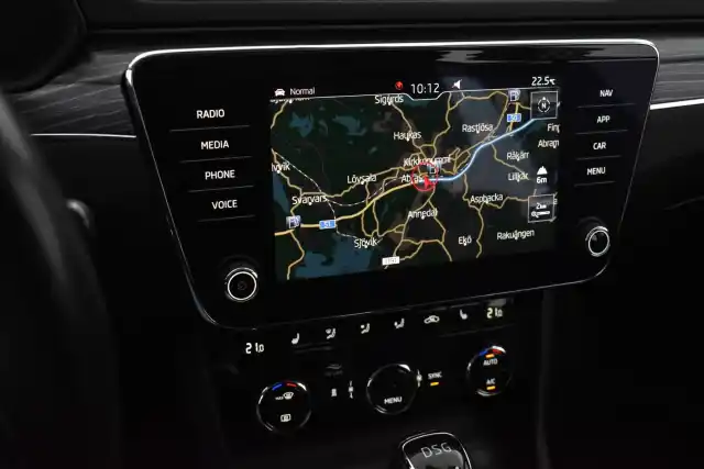 Valkoinen Farmari, Skoda Superb – VAR-15114