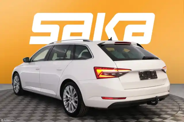 Valkoinen Farmari, Skoda Superb – VAR-15114