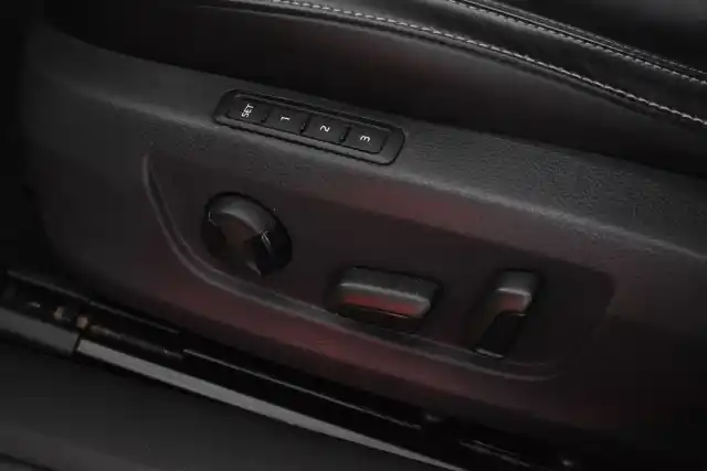 Valkoinen Farmari, Skoda Superb – VAR-15114