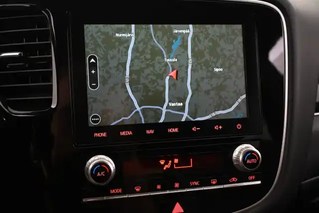 Punainen Maastoauto, Mitsubishi Outlander PHEV – VAR-15172