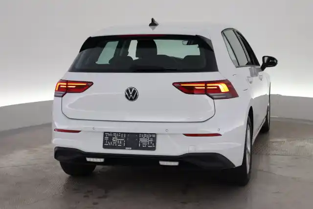 Valkoinen Viistoperä, Volkswagen Golf – VAR-15355