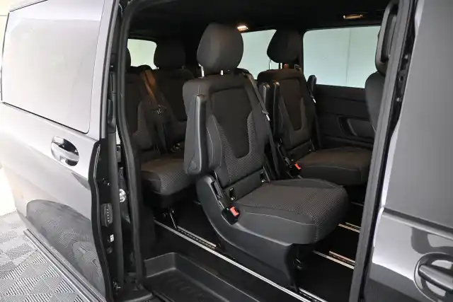 Musta Tila-auto, Mercedes-Benz EQV – VAR-15358