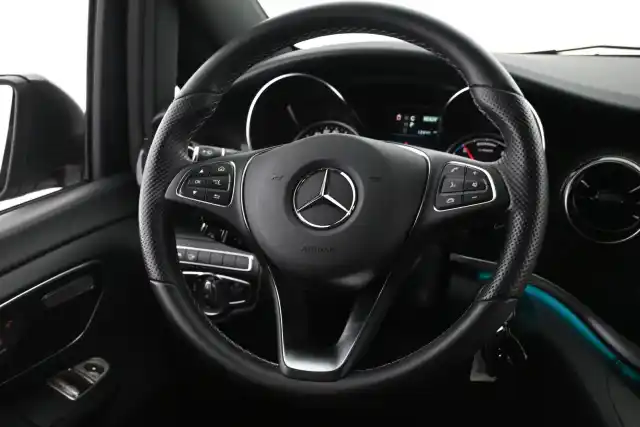 Musta Tila-auto, Mercedes-Benz EQV – VAR-15358