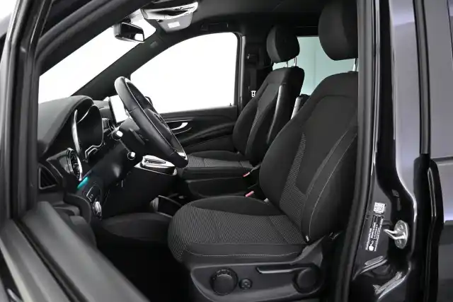 Musta Tila-auto, Mercedes-Benz EQV – VAR-15358