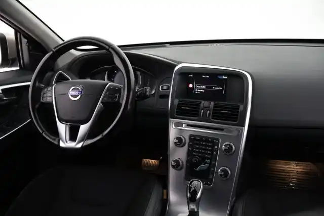 Beige Maastoauto, Volvo XC60 – VAR-15386