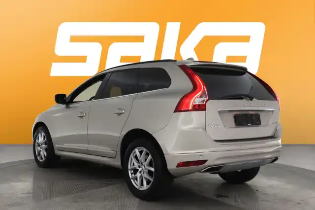 Beige Maastoauto, Volvo XC60 – VAR-15386