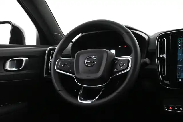 Sininen Maastoauto, Volvo C40 – VAR-15413