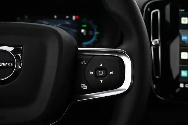 Sininen Maastoauto, Volvo C40 – VAR-15413