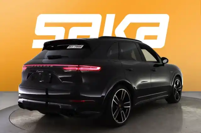 Musta Maastoauto, Porsche Cayenne – VAR-15427