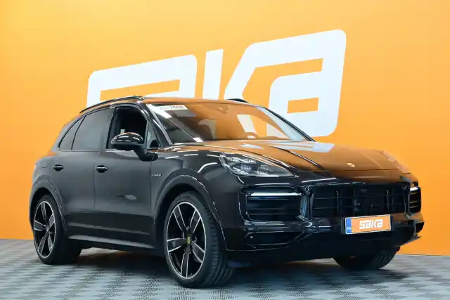 Musta Maastoauto, Porsche Cayenne – VAR-15427