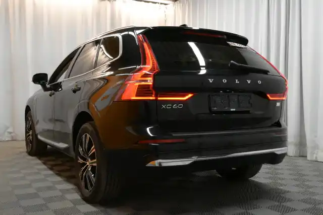 Musta Maastoauto, Volvo XC60 – VAR-15445